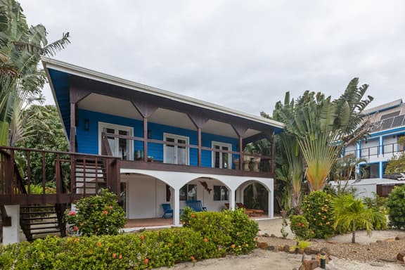 Beachfront home with dock, deck, hammocks, strong WiFi, AC & sea view - Image 1