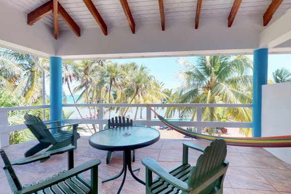 Oceanfront condo with shared pool, sea view, central AC & WiFi - walk to the beach - Image 1