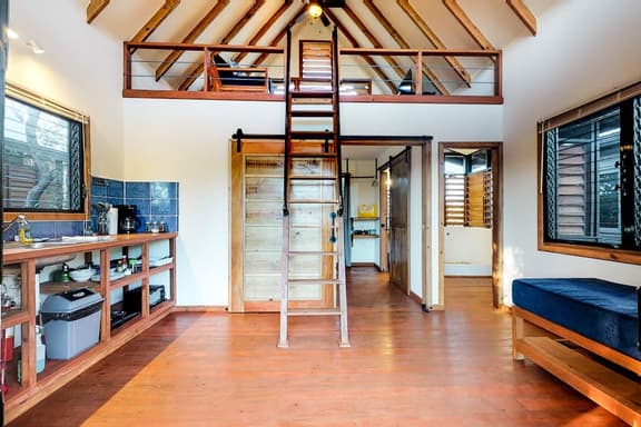 Romantic cabana with veranda, hammock, partial AC & WiFi - walk to the beach - Image 1