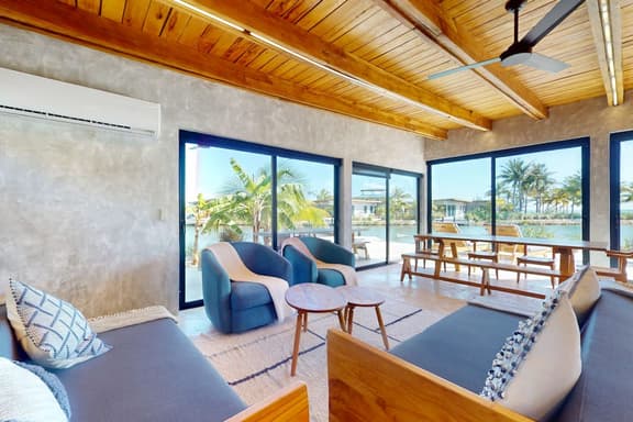 Tranquil bay-view villa with private plunge pool, open layout & breezy deck - Image 1