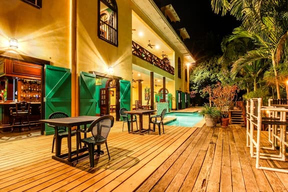 Two Riverfront Suites with Shared Infinity Pool, Balcony Views, WiFi, AC - Dogs OK - Image 1