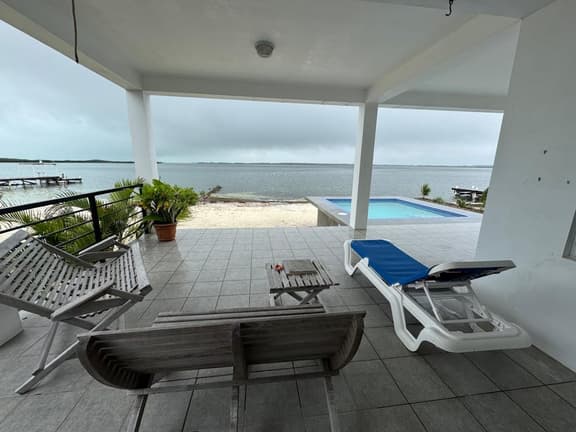 Waterfront home in a quiet area with amazing views, pool, lanai & hammock - Image 1