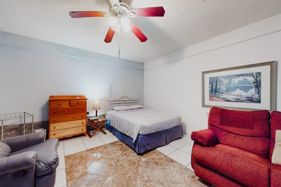 Roomy Casita - Shared Pool - Free High-Speed WiFi, AC - Image 1